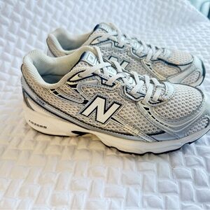 “SIZE 2” BOYS New Balance 740